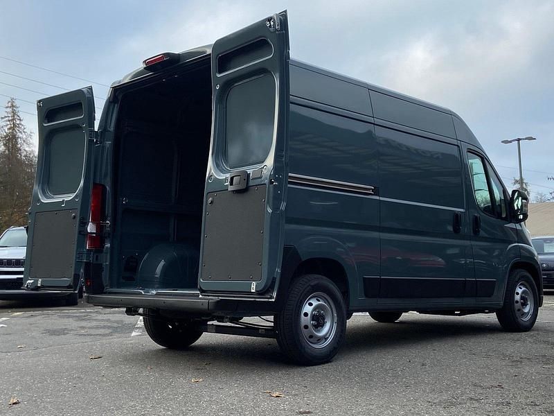 Neu Opel Movano 140 PS (102 kW) 2025 Van