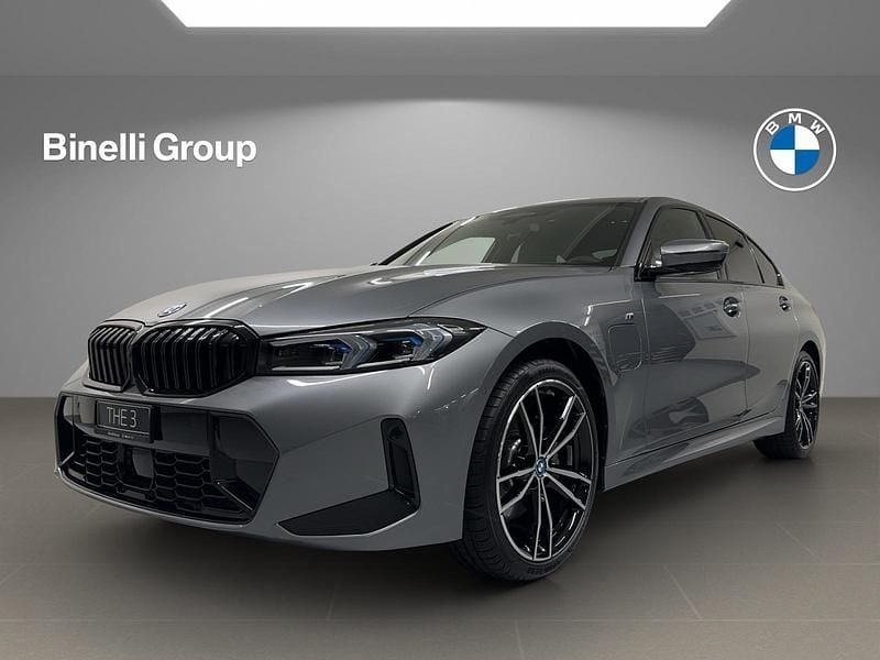 Neu BMW 330e M Sport 292 PS (214 kW) 2025 Grau Limousine