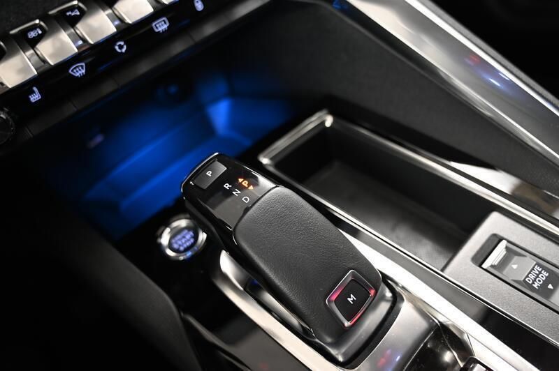 Gebraucht Peugeot 3008 Allure 130 PS (95 kW) 2022 Schwarz SUV