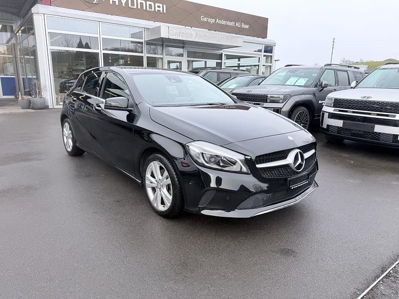 Gebraucht Mercedes A180 Night 122 PS (89 kW) 2017 Limousine