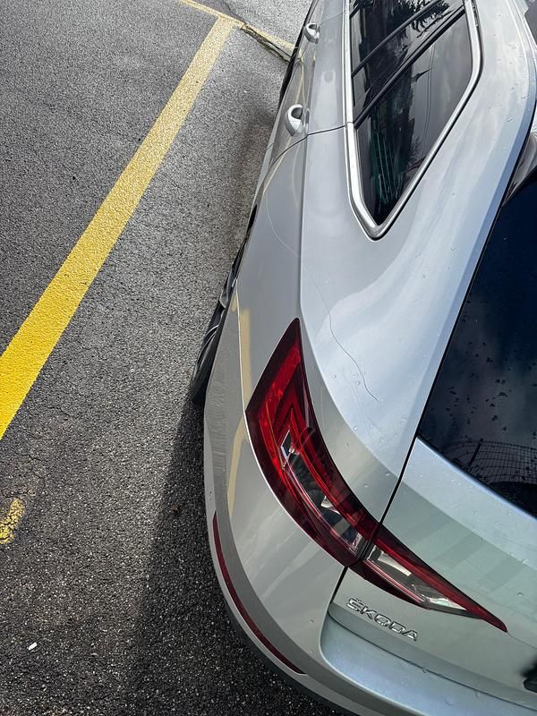 Gebraucht Skoda Superb SportlinePlus 190 PS (139 kW) 2019 Kombi