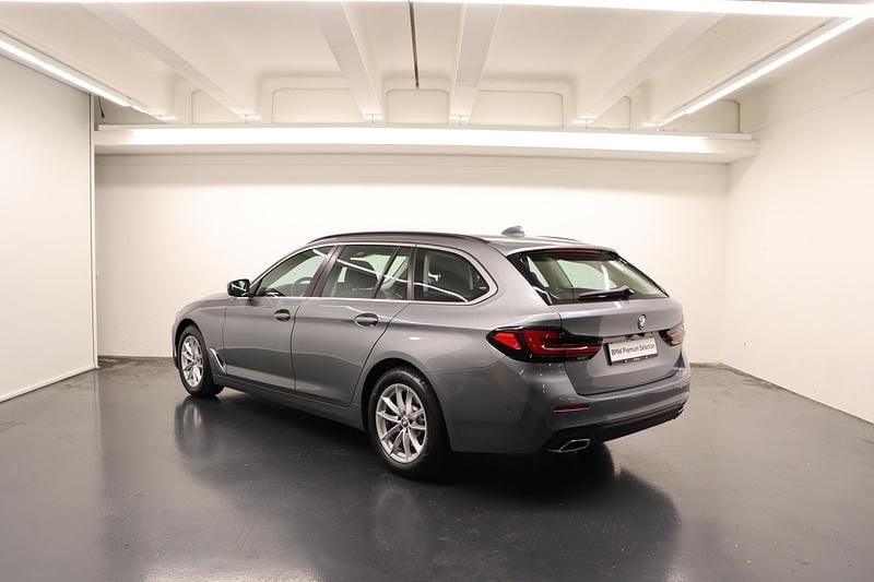 Gebraucht BMW 520 Comfort Edition 201 PS (147 kW) 2023 Grau Kombi