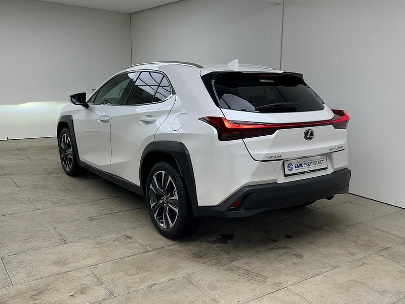 Gebraucht Lexus UX 250h 184 PS (135 kW) 2024 Weiss SUV