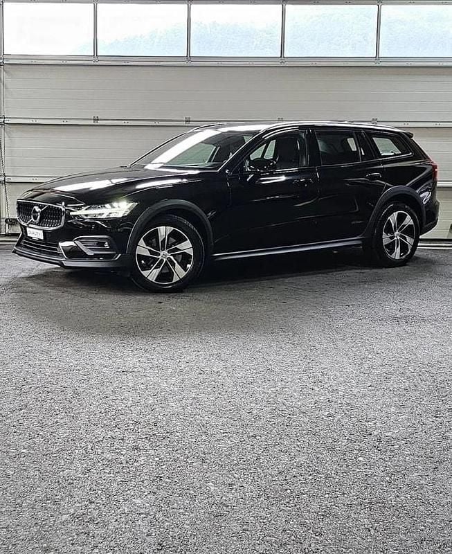 Gebraucht 2021 Volvo V60 CC Kombi | CHF 32’900 - Bild 1/4
