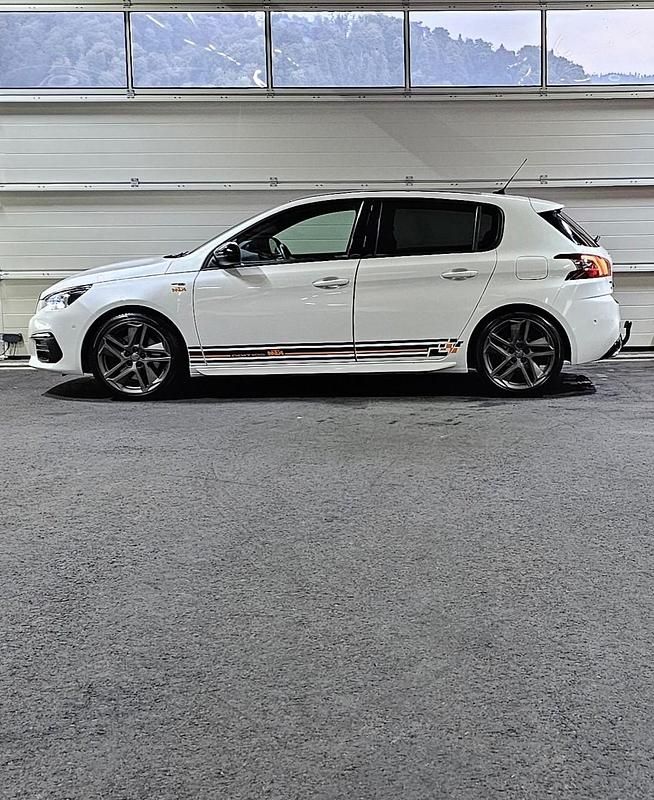 Gebraucht Peugeot 308 GT 180 PS (132 kW) 2020