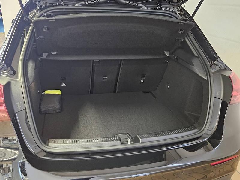 Gebraucht Mercedes A220 AMG line 190 PS (139 kW) 2025 Schwarz Limousine