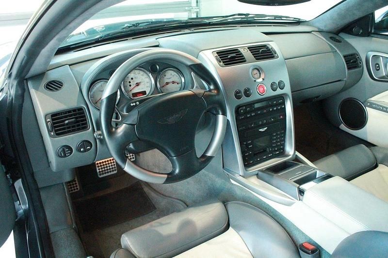 Gebraucht Aston Martin Vanquish 470 PS (345 kW) 2002 Grau Coupé