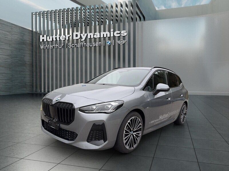Grau Gebraucht 2024 BMW 223 Active Tourer Shadowline Van / Kleinbus | CHF 57’900 - Bild 1/4