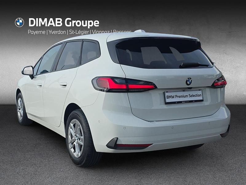 Gebraucht BMW 220 Active Tourer Luxury Line 156 PS (114 kW) 2023 Weiss Van / Kleinbus