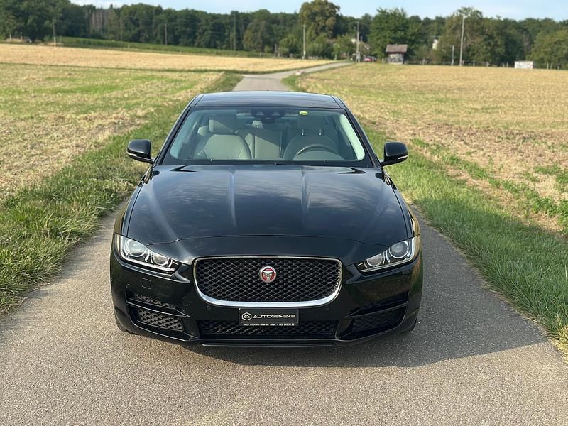 Gebraucht 2016 Jaguar XE Prestige Limousine | CHF 16’999 - Bild 1/4