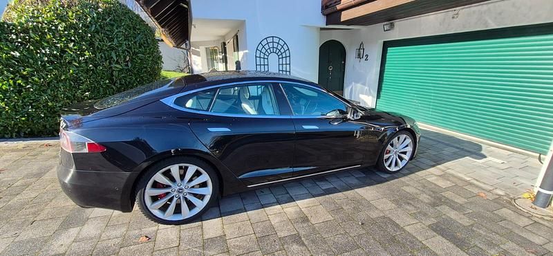 Gebraucht 2017 Tesla Model S Performance Kleinwagen | CHF 25’999 (Teuer) - Bild 1/4