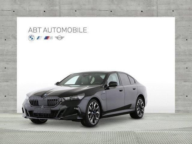 Neu BMW 550e Comfort Edition 489 PS (359 kW) 2025 Schwarz Limousine