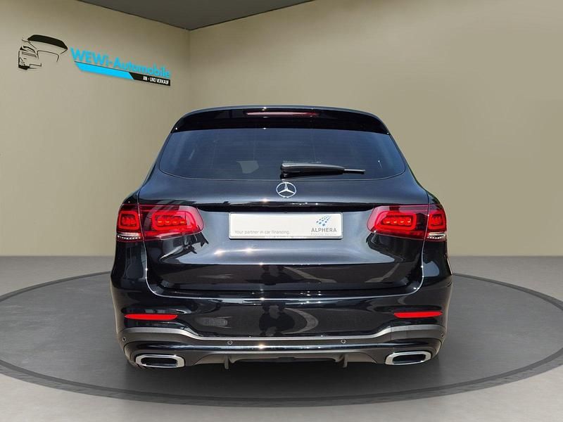 Gebraucht Mercedes GLC200 AMG line 197 PS (144 kW) 2021 Schwarz SUV
