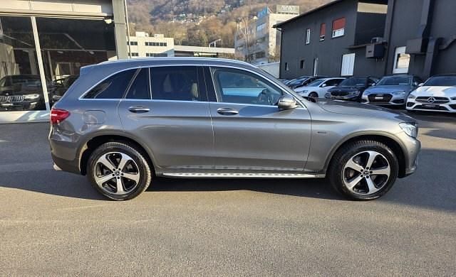Gebraucht Mercedes GLC350 211 PS (155 kW) 2018 Grau Kombi