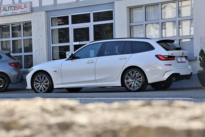 Gebraucht BMW 320e M Sport 204 PS (150 kW) 2022 Kombi