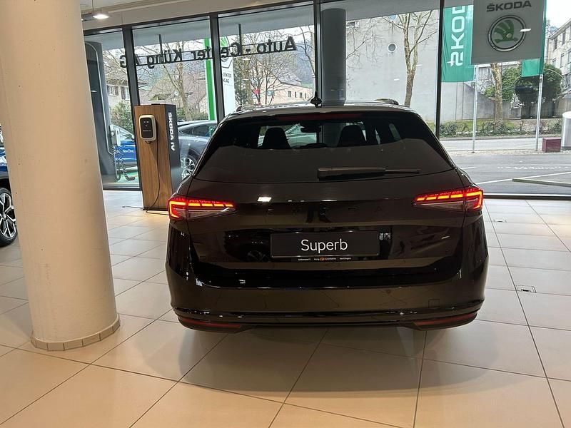 Gebraucht Skoda Superb SportLine 204 PS (150 kW) 2025 Schwarz Kombi