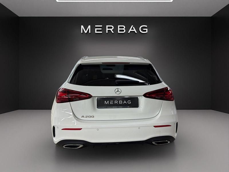 Neu Mercedes A200 Night 163 PS (119 kW) 2025 Weiss Limousine