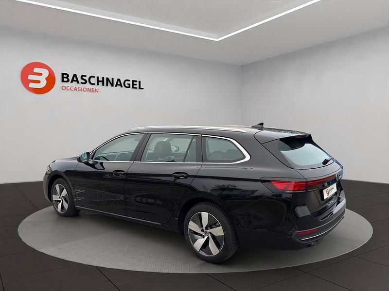Gebraucht VW Passat Business 150 PS (110 kW) 2024 Schwarz Kombi