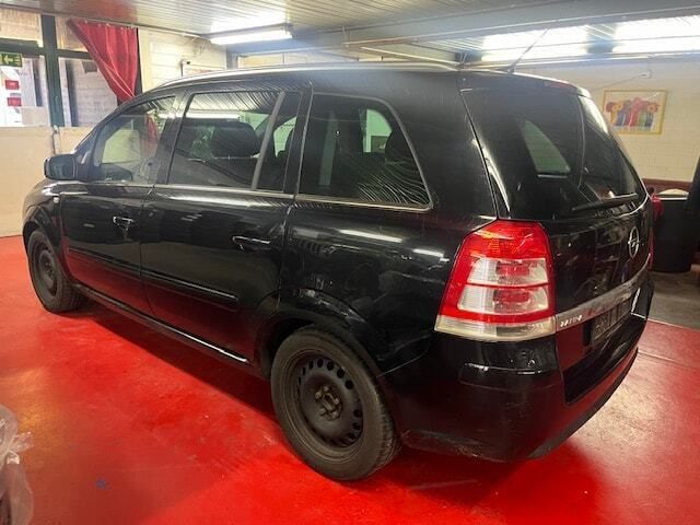 Gebraucht Opel Zafira Edition 150 PS (110 kW) 2010 Van / Kleinbus