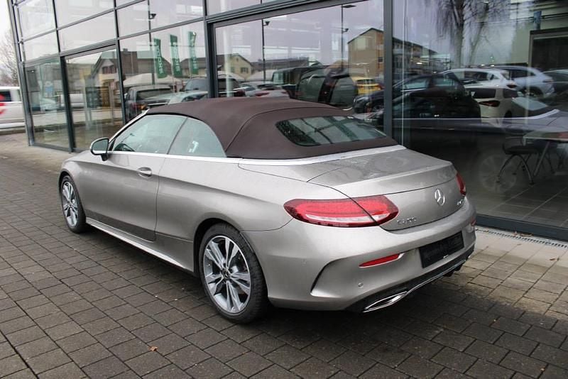Gebraucht Mercedes C200 AMG line 184 PS (135 kW) 2019 Beige Cabrio