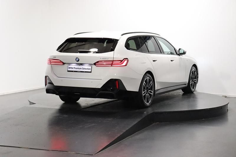 Gebraucht BMW 520 Comfort Edition 208 PS (152 kW) 2024 Weiss Kombi