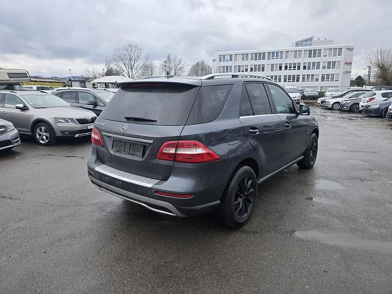 Gebraucht Mercedes ML350 Edition 258 PS (189 kW) 2012 SUV