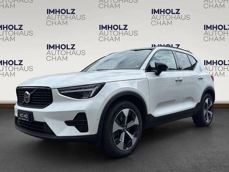 Weiss Gebraucht 2025 Volvo XC40 Plus SUV | CHF 38’750 (Superpreis) - Bild 1/4