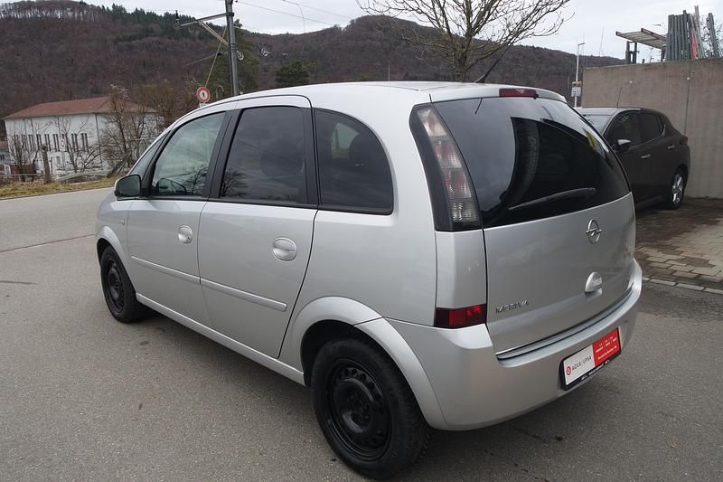 Gebraucht Opel Meriva Edition 105 PS (77 kW) 2010 Van / Kleinbus
