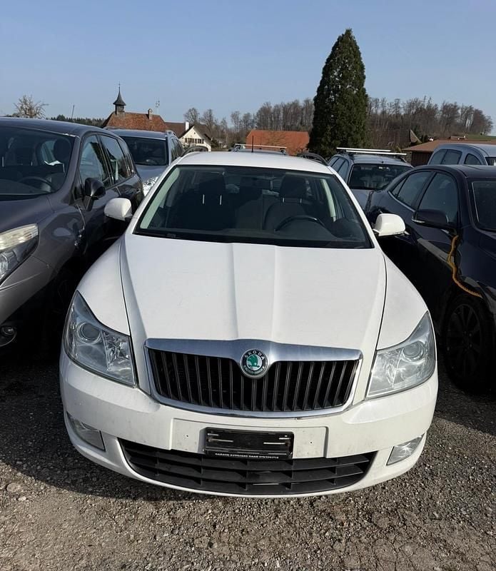 Gebraucht Skoda Octavia Elegance 160 PS (117 kW) 2013 Kombi