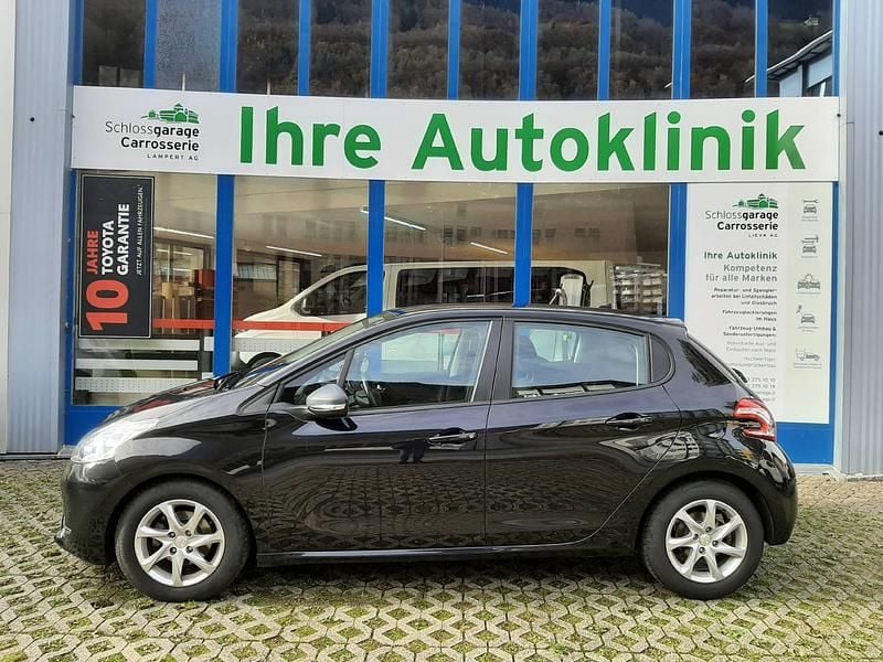 Schwarz Gebraucht 2015 Peugeot 208 Active Kleinwagen | CHF 12’500 (Teuer) - Bild 1/4