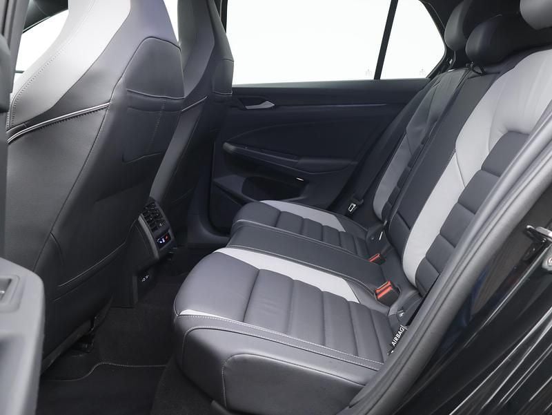 Gebraucht VW Golf VIII GTE 272 PS (200 kW) 2024 Schwarz Limousine