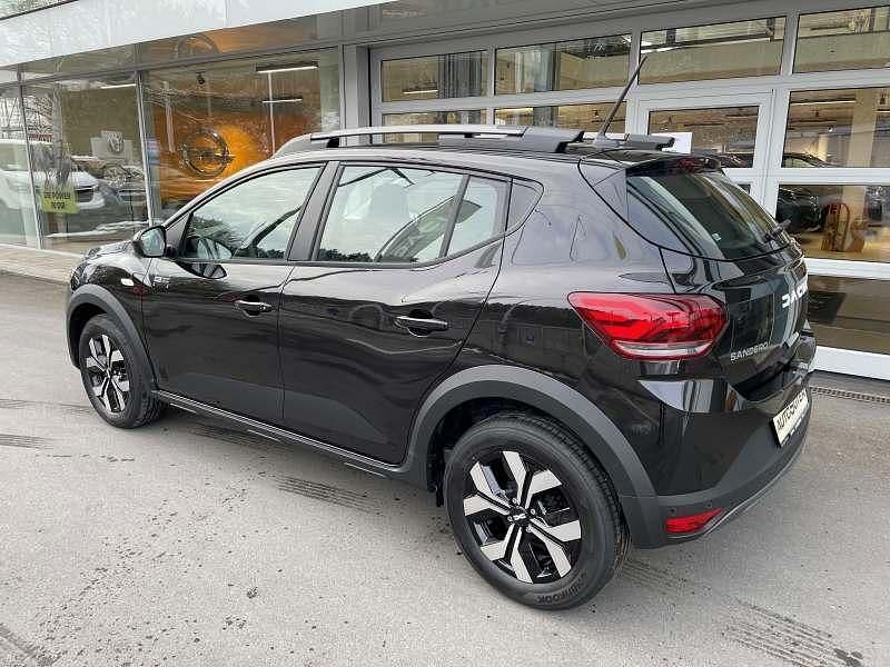Neu Dacia Sandero Expression 110 PS (80 kW) 2025 Schwarz Kleinwagen