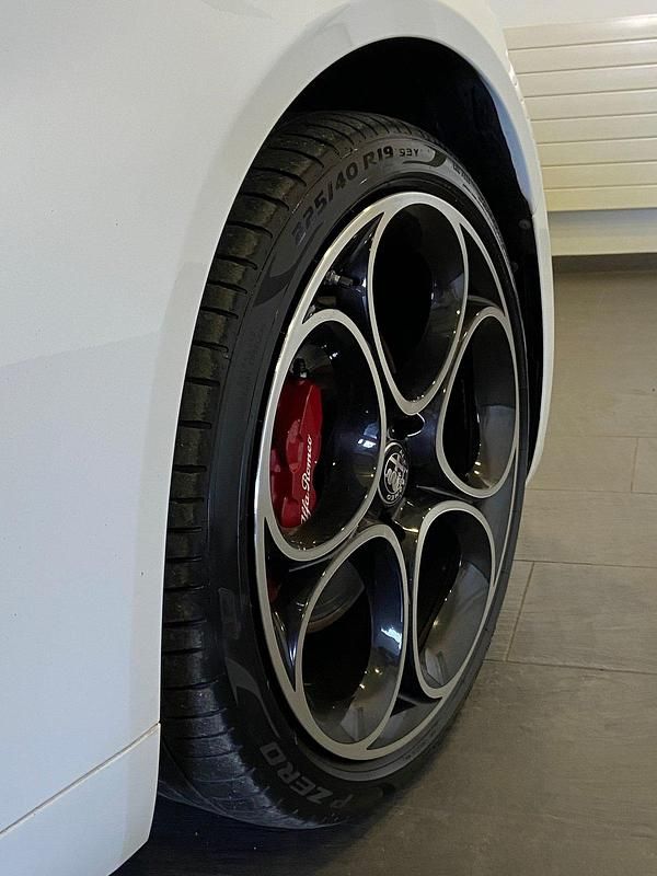 Gebraucht Alfa Romeo Giulia Premium 280 PS (205 kW) 2023 Limousine