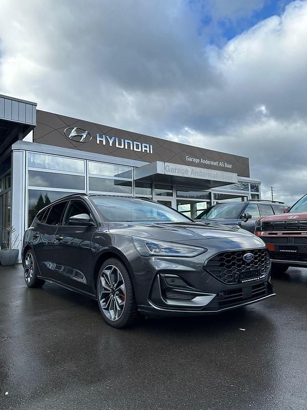 Anthrazit Gebraucht 2023 Ford Focus ST-Line Kombi | CHF 28’950 (Teuer) - Bild 1/4