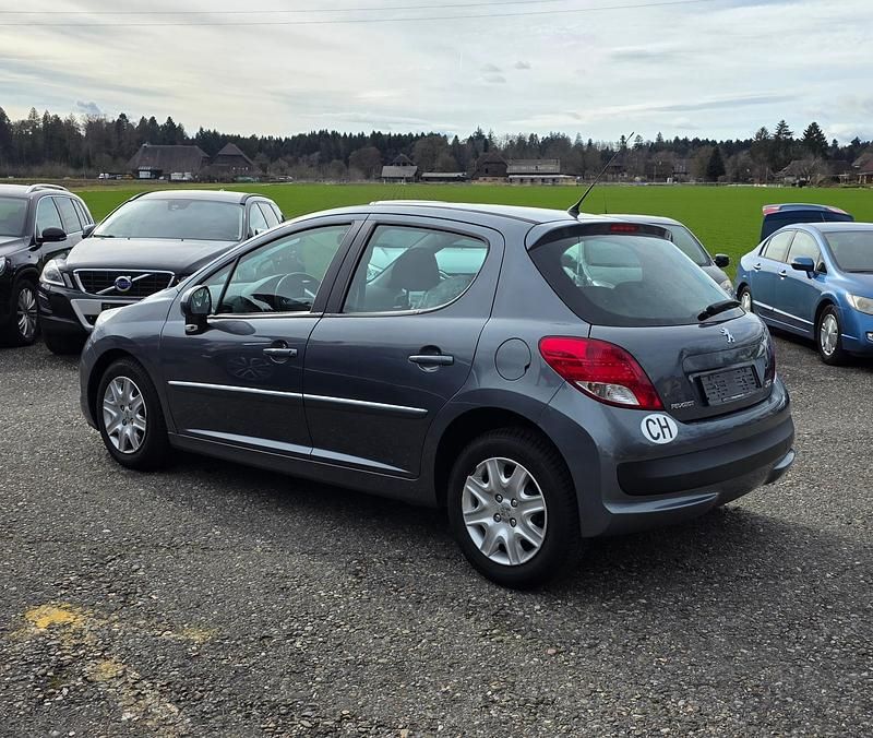 Gebraucht Peugeot 207 Active 95 PS (69 kW) 2011