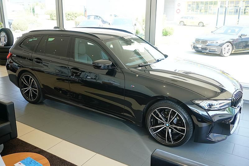 Gebraucht BMW 320e M Sport 190 PS (139 kW) 2022 Schwarz Kombi