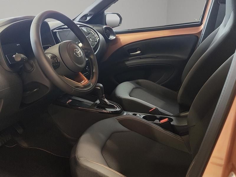 Neu Toyota Aygo X Style 116 PS (85 kW) 2025 Braun SUV