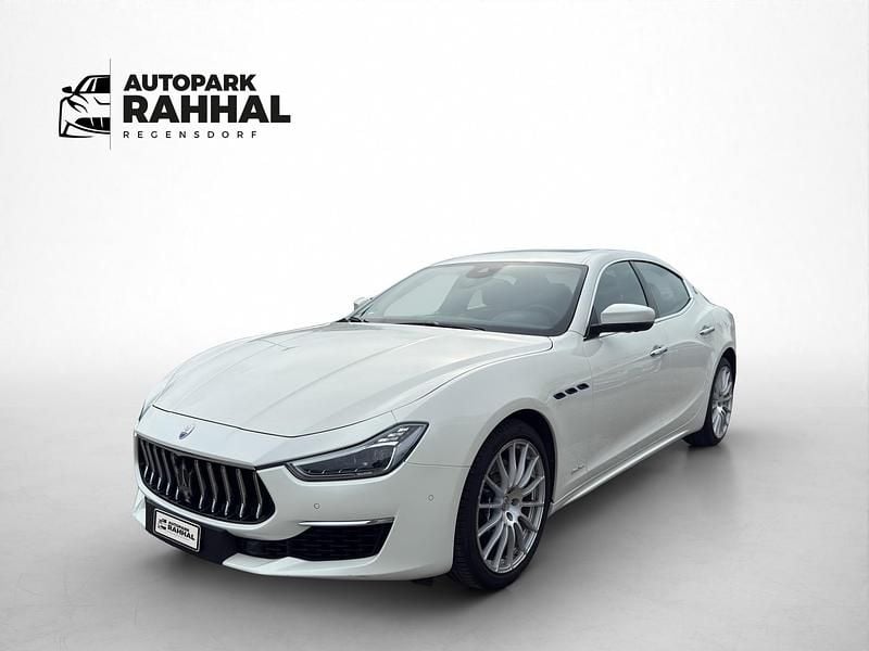 Weiss Gebraucht 2021 Maserati Ghibli GranLusso Coupé | CHF 31’900 (Fairer Preis) - Bild 1/4