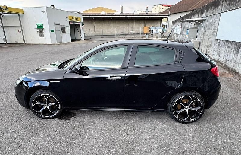 Gebraucht Alfa Romeo Giulietta 150 PS (110 kW) 2018 Kleinwagen