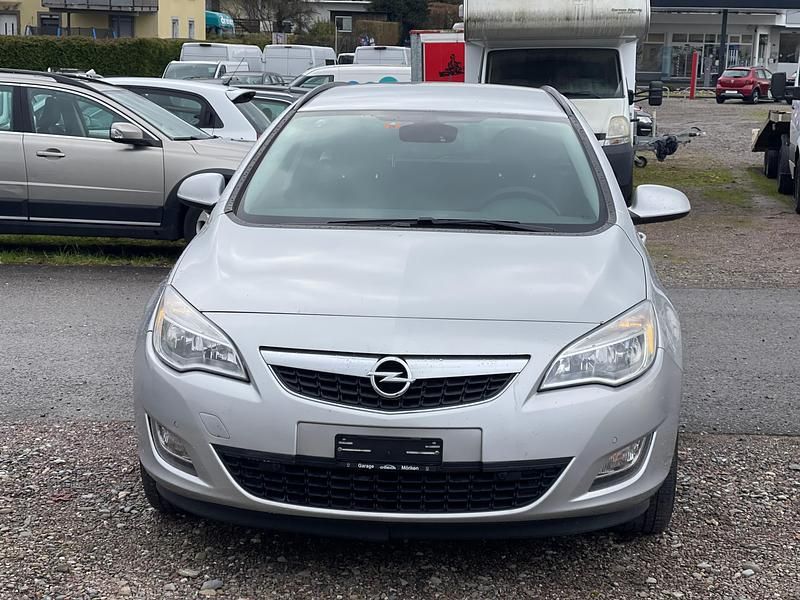 Gebraucht Opel Astra Sport 140 PS (102 kW) 2011