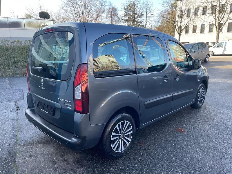 Gebraucht Peugeot Partner Active 92 PS (67 kW) 2014 Van / Kleinbus