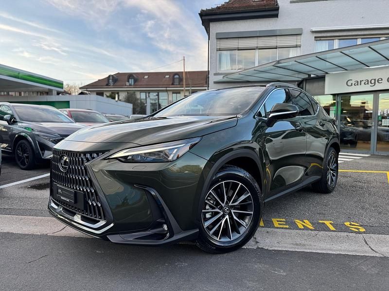 Neu Lexus NX450h+ E-FOUR 309 PS (227 kW) 2025 SUV