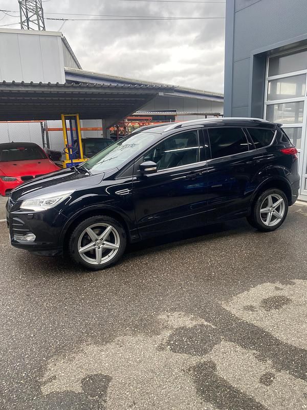 Gebraucht Ford Kuga 150 PS (110 kW) 2016 SUV
