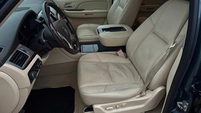 Gebraucht Cadillac Escalade 409 PS (300 kW) 2008 SUV