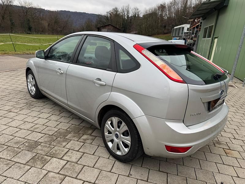 Gebraucht Ford Focus Ambiente 100 PS (73 kW) 2010