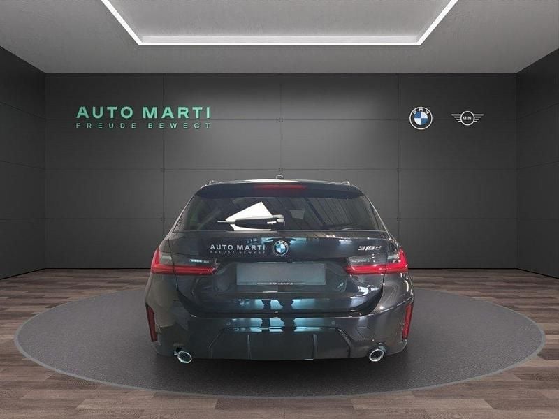 Gebraucht BMW 318 M Sport 160 PS (117 kW) 2024 Saphirschwarz metall mét. Kombi