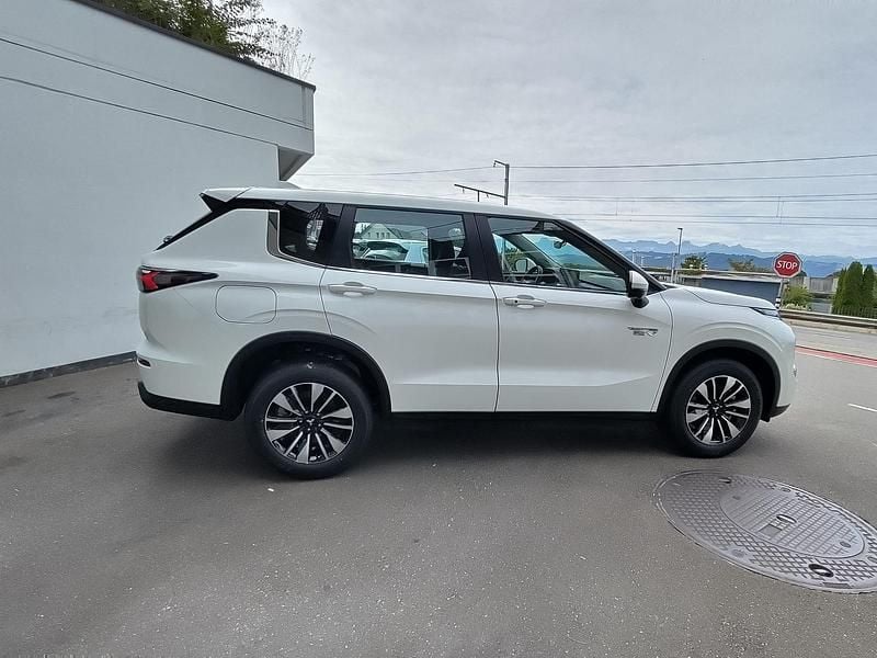 Neu 2025 Mitsubishi Outlander P-HEV Inform | CHF 51’990 (Fairer Preis) - Bild 1/4
