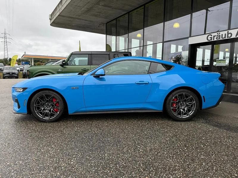 Neu Ford Mustang GT Fastback 446 PS (328 kW) 2025 Blau Kleinwagen