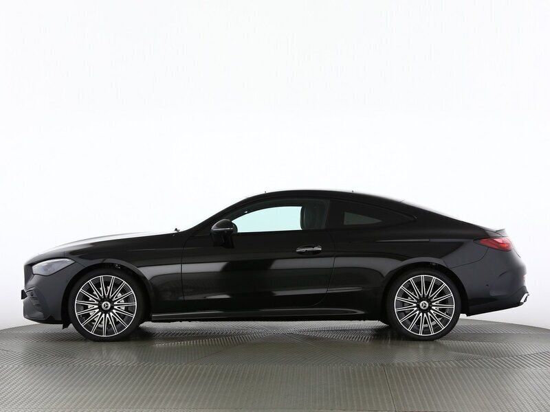 Gebraucht Mercedes CLE300 258 PS (189 kW) 2024 Schwarz Coupé