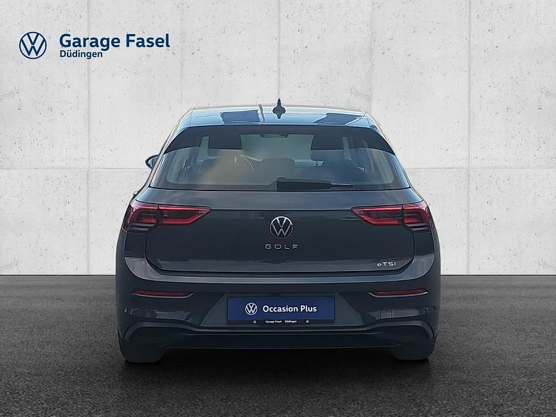 Gebraucht VW Golf VIII 110 PS (80 kW) 2022 Grau Limousine